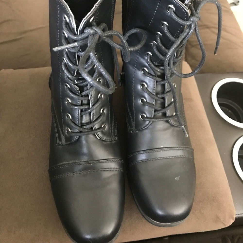 Charlotte Russe blk boots